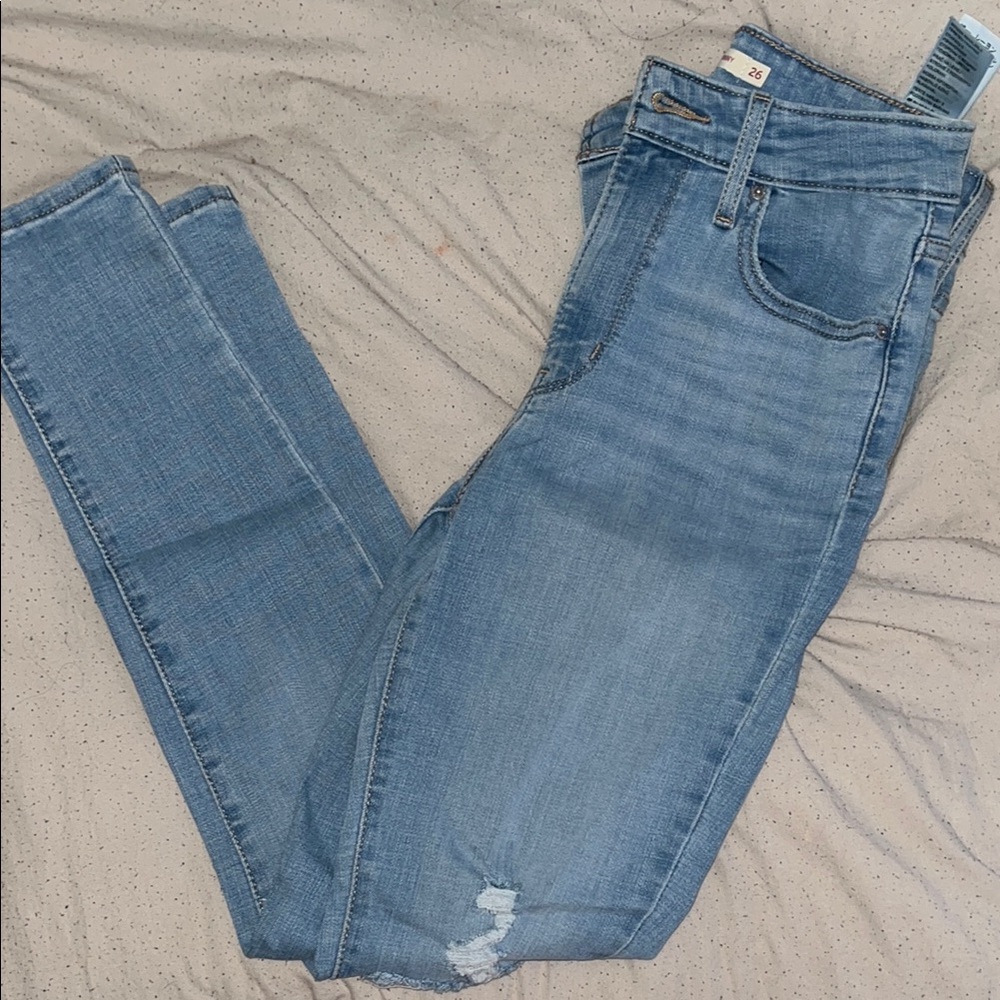 Levi women’s skinny Jeans